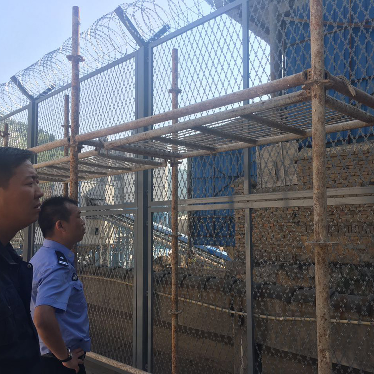 監獄防攀爬金屬網墻圖片2 監獄防攀爬金屬網墻圖片2