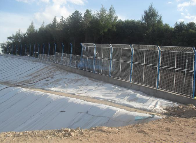 江蘇垃圾填埋場防飛散網圖片3