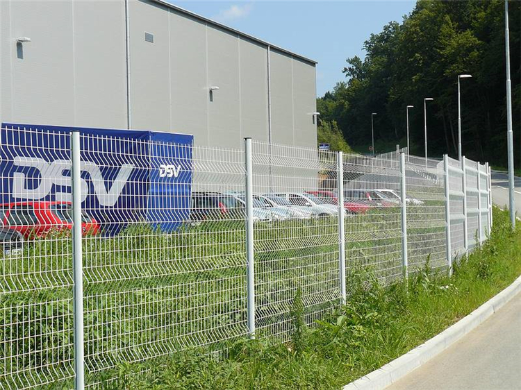 廠區(qū)隔離護欄網圖片2 廠區(qū)隔離護欄網圖片2