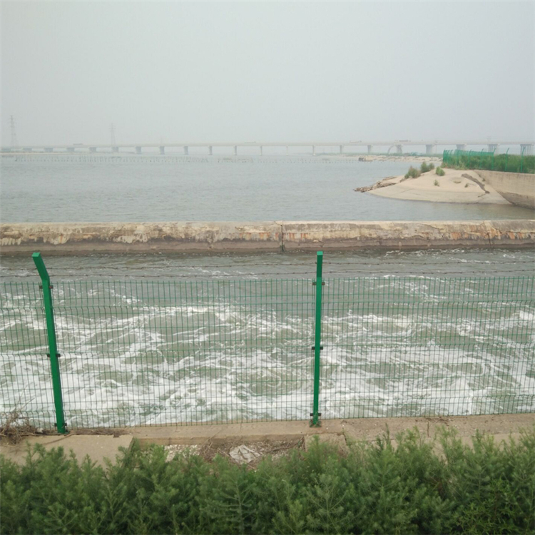 水渠隔離網(wǎng)欄圖片4 水渠隔離網(wǎng)欄圖片4