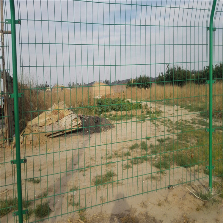 四川鐵絲護欄網-鐵絲圍欄網圖片2 四川鐵絲護欄網-鐵絲圍欄網圖片2