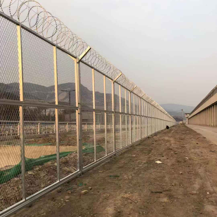 機場外圍隔離網(wǎng)圖片4 機場外圍隔離網(wǎng)圖片4