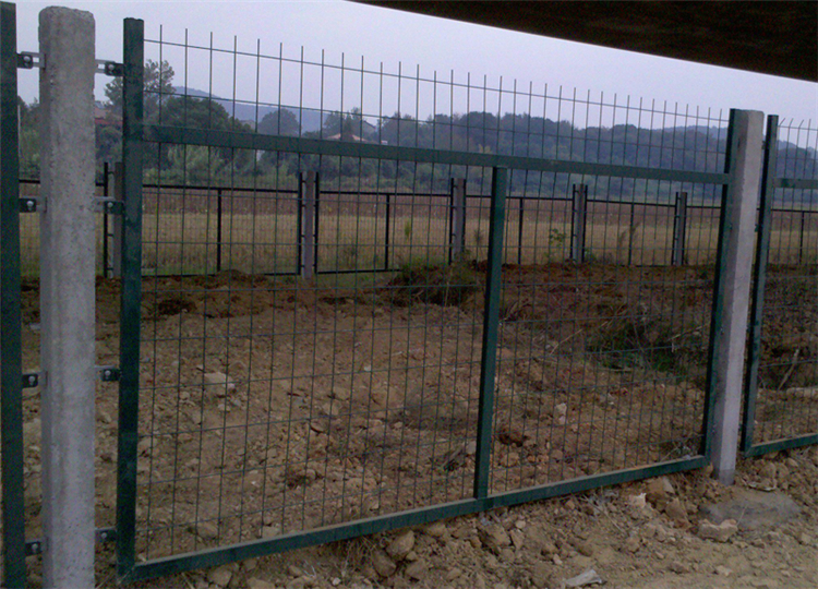 鐵路通線8001隔離柵圖片3 鐵路通線8001隔離柵圖片3