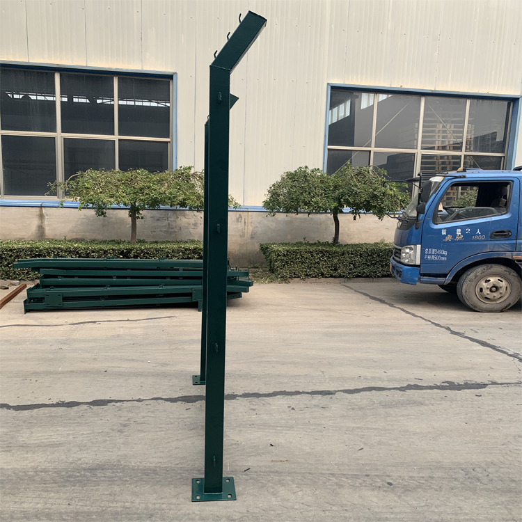 保稅區菱形護欄網圖片4 保稅區菱形護欄網圖片4