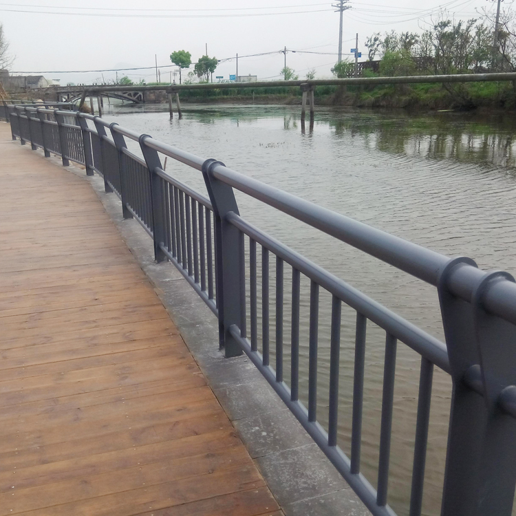 江蘇河道防護欄圖片2