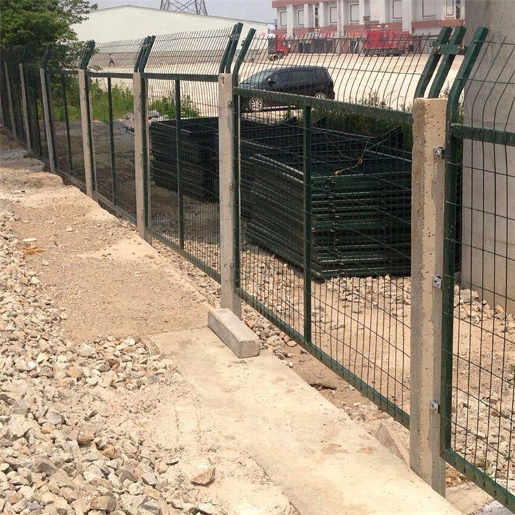 新疆鐵路防護隔離柵欄圖片3 新疆鐵路防護隔離柵欄圖片3