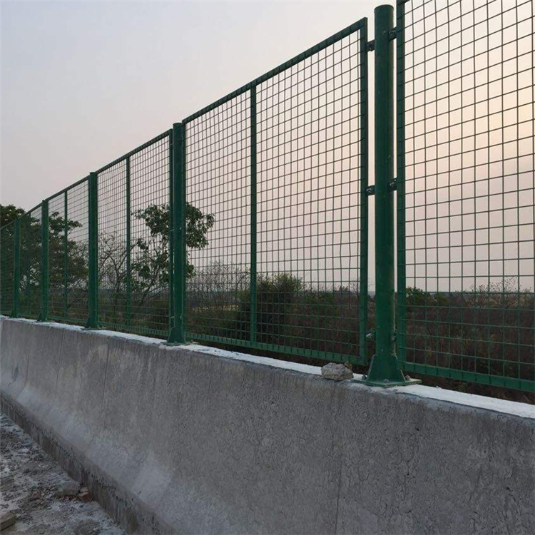 高架橋防拋網制作工藝圖片2