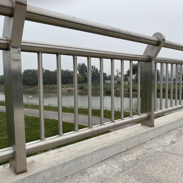 廣東高速橋梁護欄圖片4 廣東高速橋梁護欄圖片4