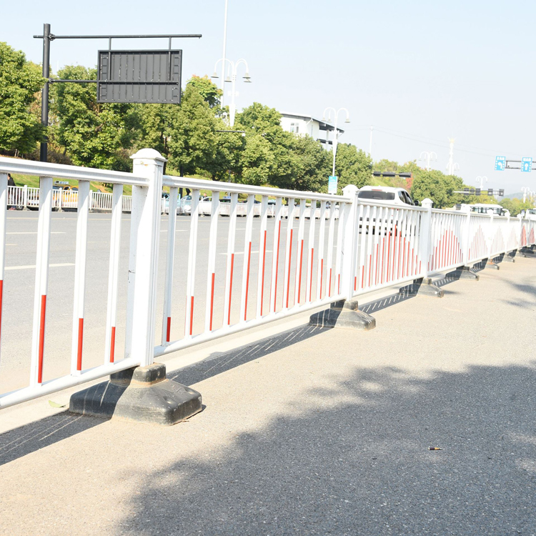 鋅鋼道路防護(hù)欄圖片3 鋅鋼道路防護(hù)欄圖片3