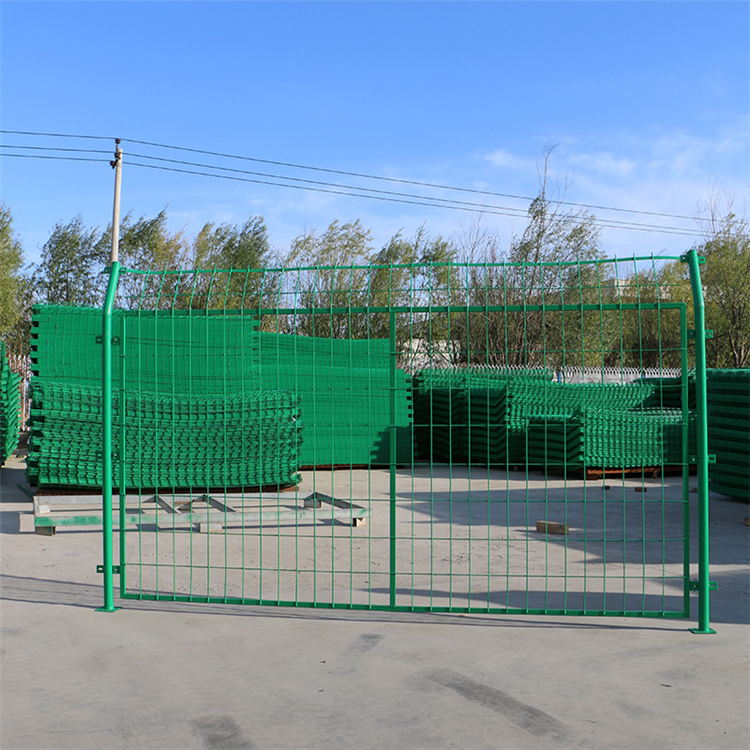 光伏場區(qū)防護網(wǎng)圖片2 光伏場區(qū)防護網(wǎng)圖片2