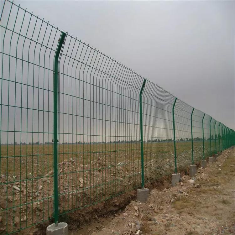 光伏場區(qū)防護網(wǎng)圖片4 光伏場區(qū)防護網(wǎng)圖片4