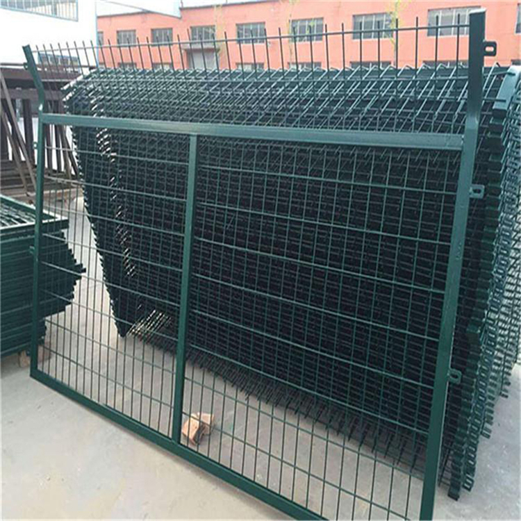江蘇鐵路防護網圍欄圖片2 江蘇鐵路防護網圍欄圖片2