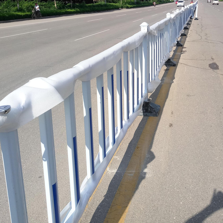 道路鋅鋼護(hù)欄圖片1 道路鋅鋼護(hù)欄圖片1