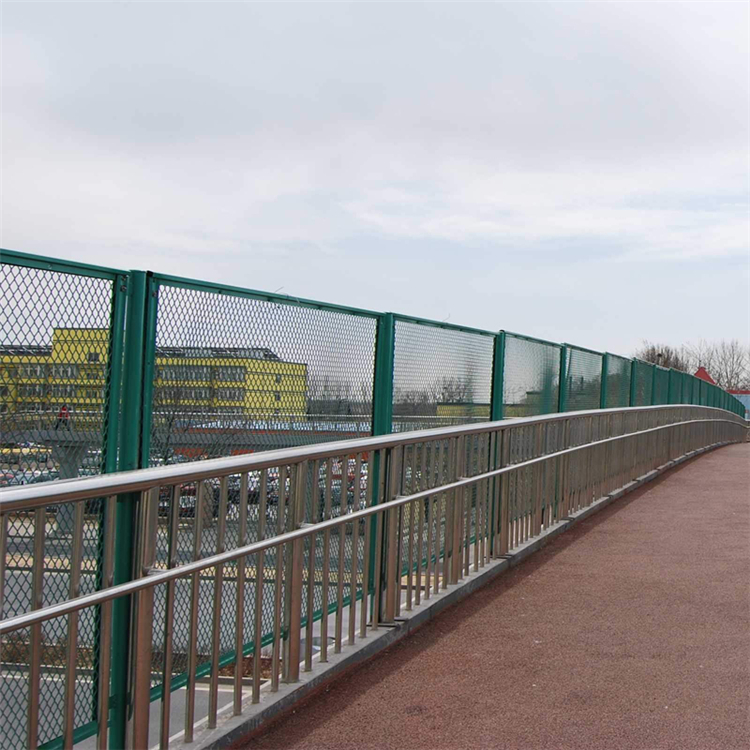 新疆橋梁防落物網圖片1 新疆橋梁防落物網圖片1