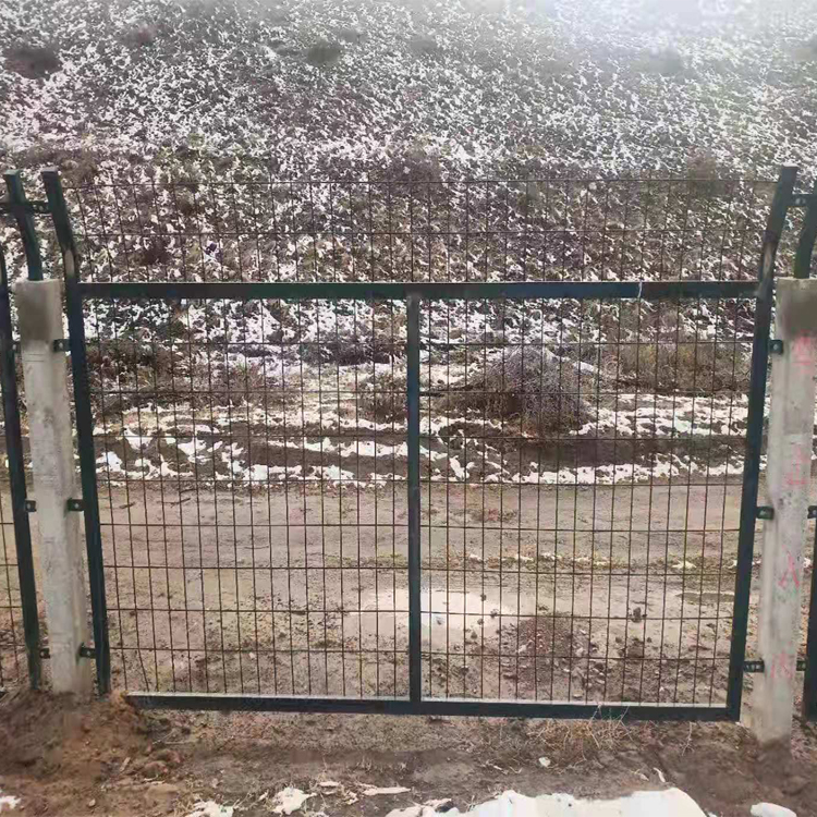 高鐵鐵絲網圍欄圖片1 高鐵鐵絲網圍欄圖片1
