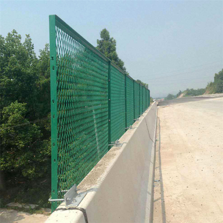 新疆鐵路橋上防落物網圖片2 新疆鐵路橋上防落物網圖片2