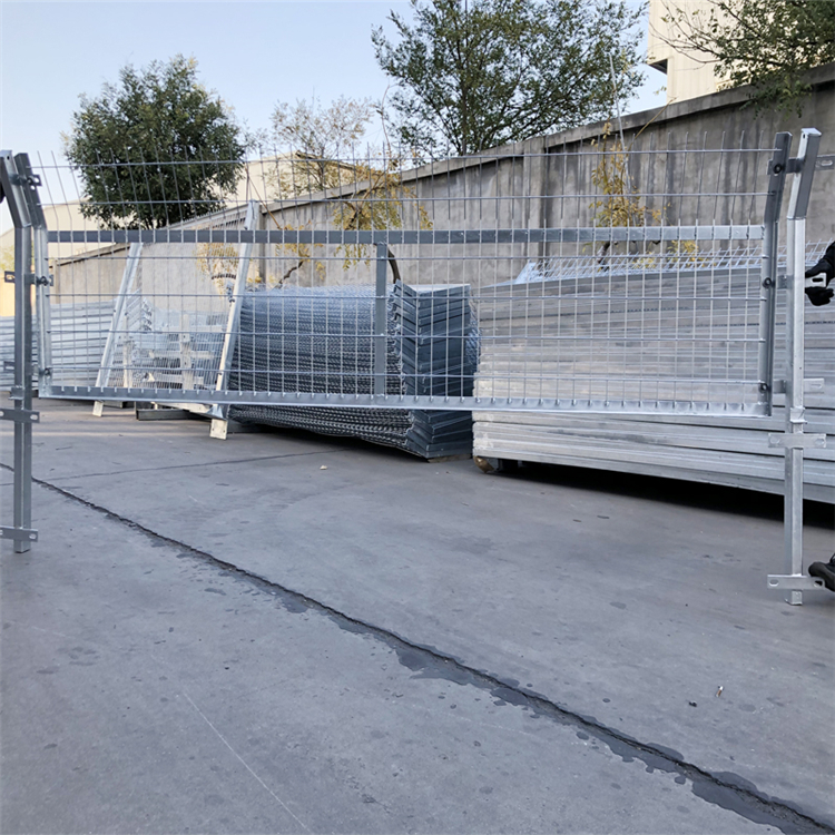 鐵路熱鍍鋅防爬刺加高網(wǎng)片廠家圖片2 鐵路熱鍍鋅防爬刺加高網(wǎng)片廠家圖片2