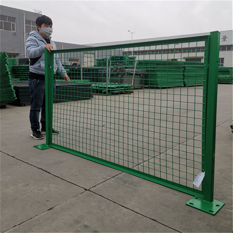 寧夏道路隔離網(wǎng)案例圖片3 寧夏道路隔離網(wǎng)案例圖片3