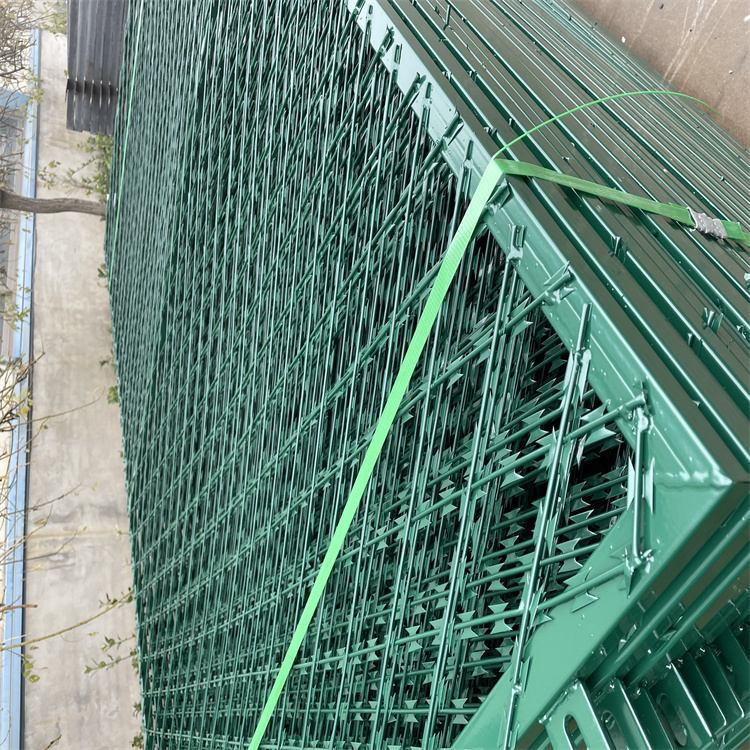 監(jiān)獄金屬封閉隔離網(wǎng)圖片2 監(jiān)獄金屬封閉隔離網(wǎng)圖片2