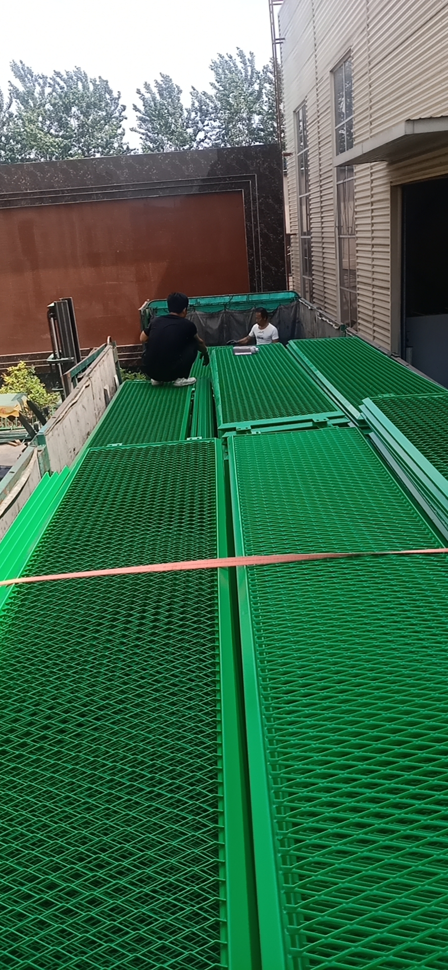 四川高速公路防眩網(wǎng)保驗(yàn)收?qǐng)D片3 四川高速公路防眩網(wǎng)保驗(yàn)收?qǐng)D片3