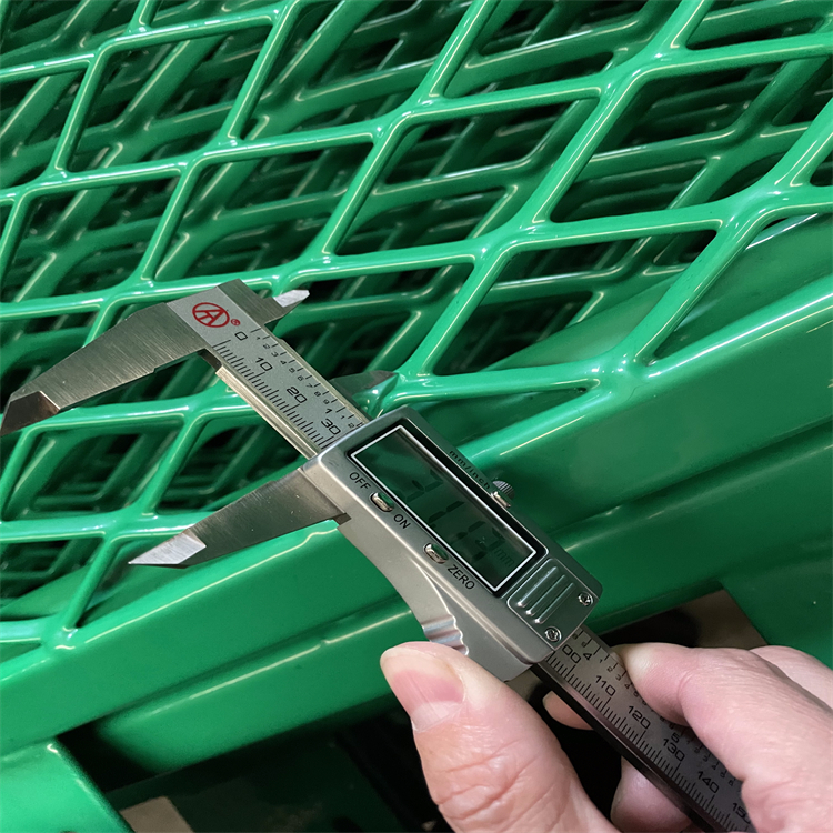 四川高速公路防眩網(wǎng)保驗(yàn)收?qǐng)D片4 四川高速公路防眩網(wǎng)保驗(yàn)收?qǐng)D片4