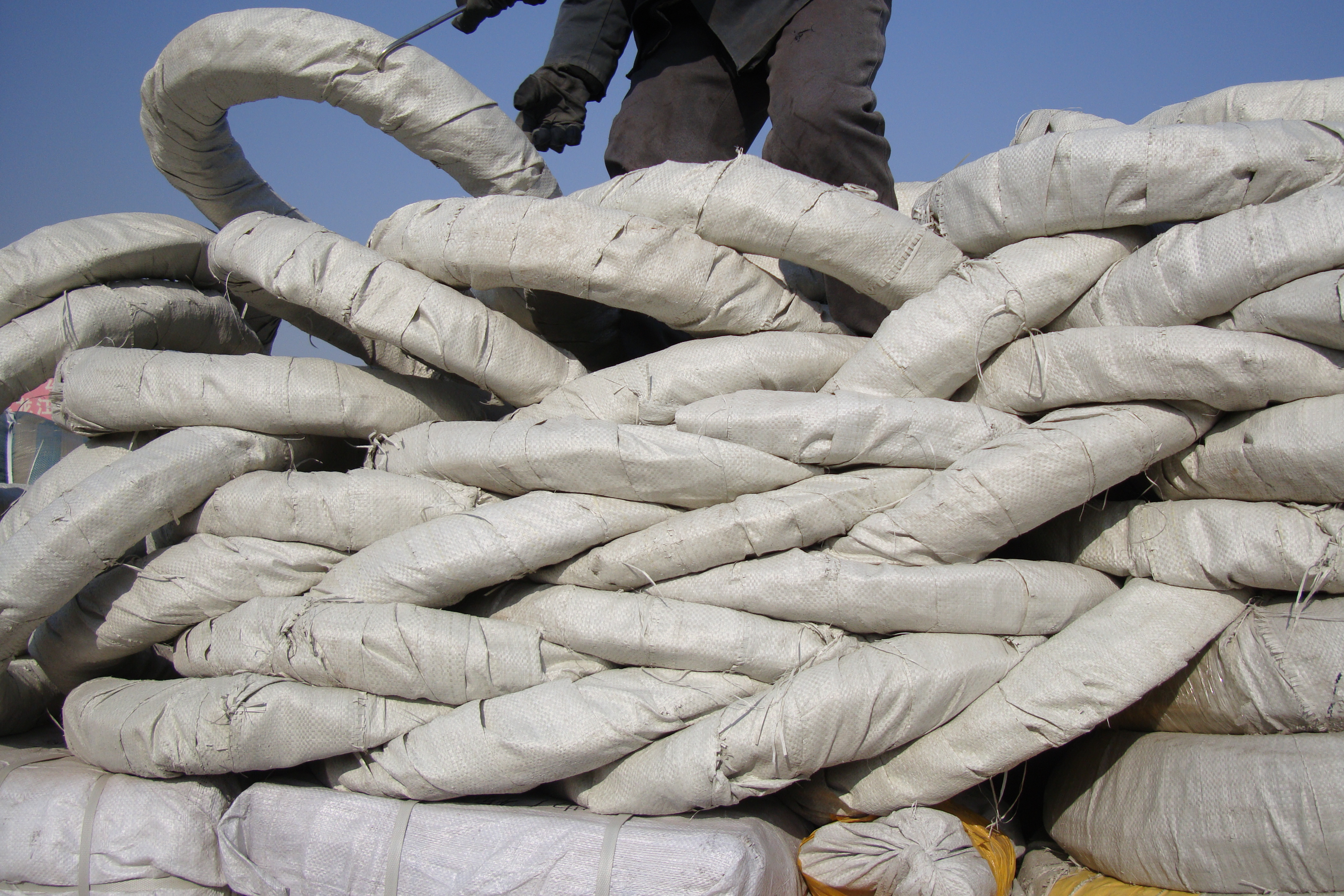 機場刺絲滾籠安裝規范圖片5