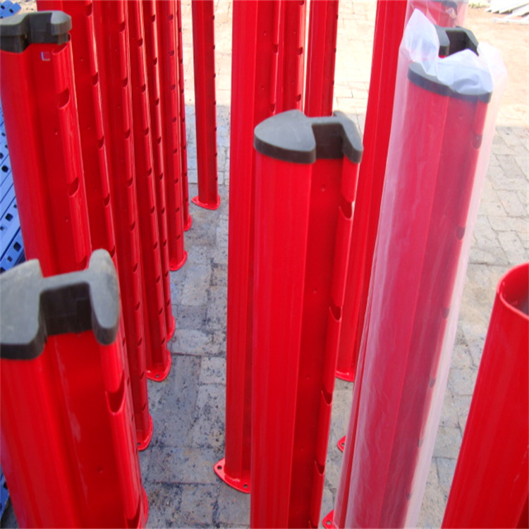 戰(zhàn)斧式立柱廠區(qū)隔離網(wǎng)圍欄圖片6