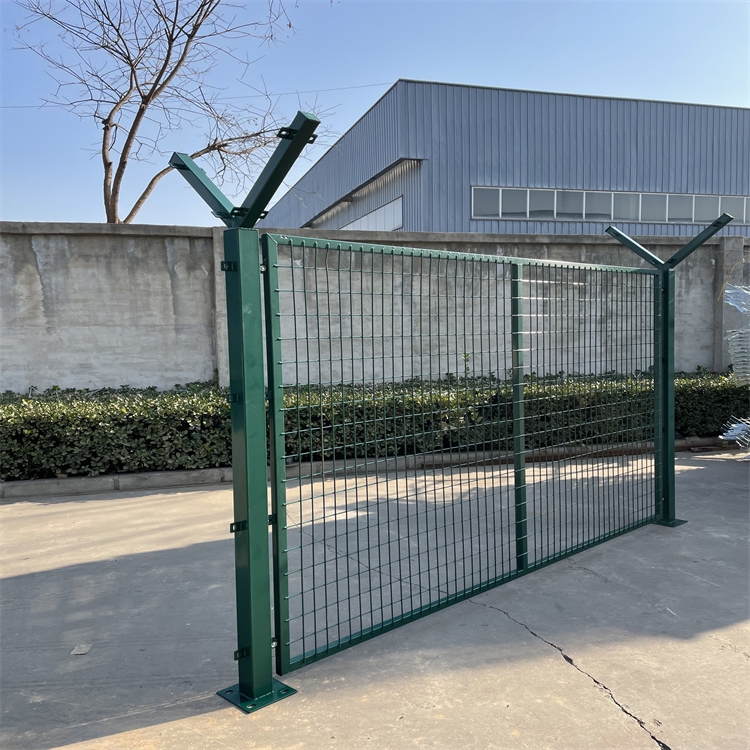 監獄鋼網墻鋼板式和焊接刀片式以及普通款圖片2 監獄鋼網墻鋼板式和焊接刀片式以及普通款圖片2