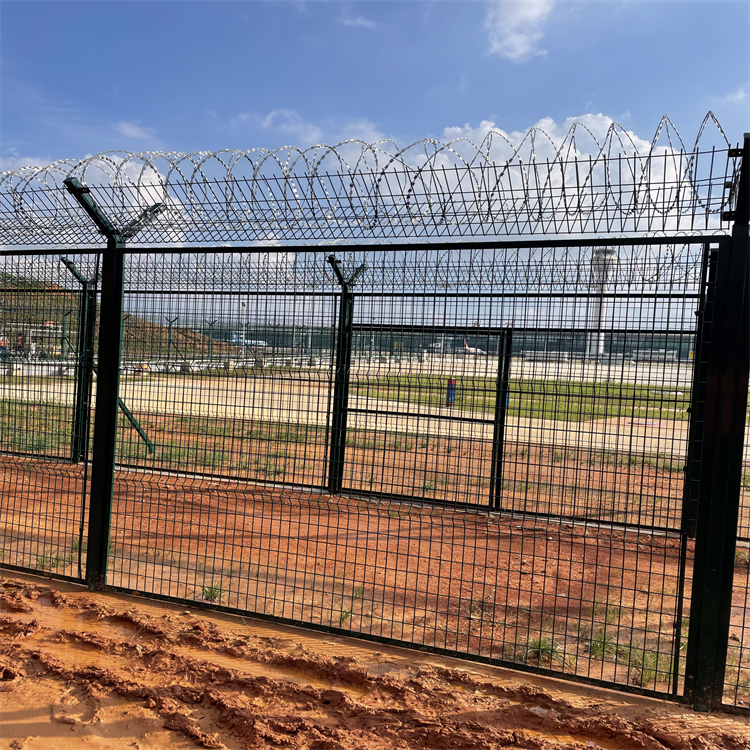 機(jī)場(chǎng)鋼筋網(wǎng)圍界生產(chǎn)廠家圖片3 機(jī)場(chǎng)鋼筋網(wǎng)圍界生產(chǎn)廠家圖片3