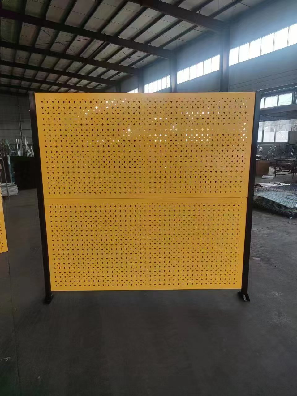 貴州機器人小孔隔離網圍欄圖片8