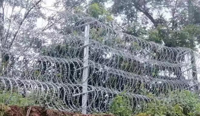 邊境刀片滾籠阻隔網圖片4 邊境刀片滾籠阻隔網圖片4