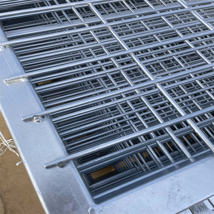 鐵路熱鍍鋅金屬防護柵欄圖片4 鐵路熱鍍鋅金屬防護柵欄圖片4